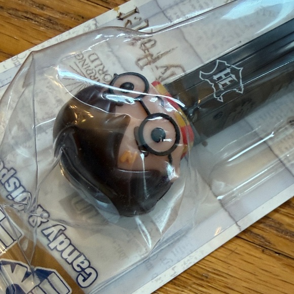 Harry Potter Warner Bros. Character PEZ Dispenser - Brown and Black - Picture 4 of 9